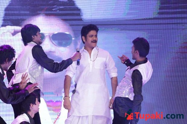 Nagarjuna Stage Performance At Soggade Chinni Nayana Audio Launch Photos